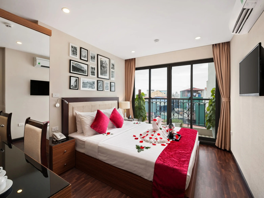 Golden Moon Suite Hotel & Travel