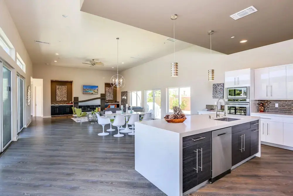 N Sunrise Home 4 Bedrooms 3 Bathrooms Home