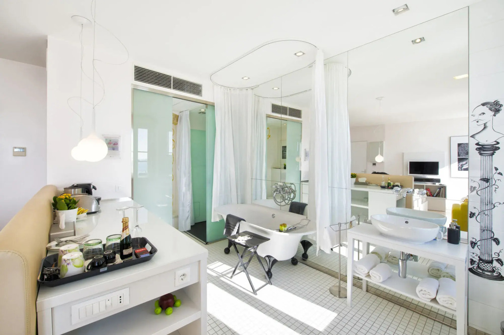 Riva Luxury Suites