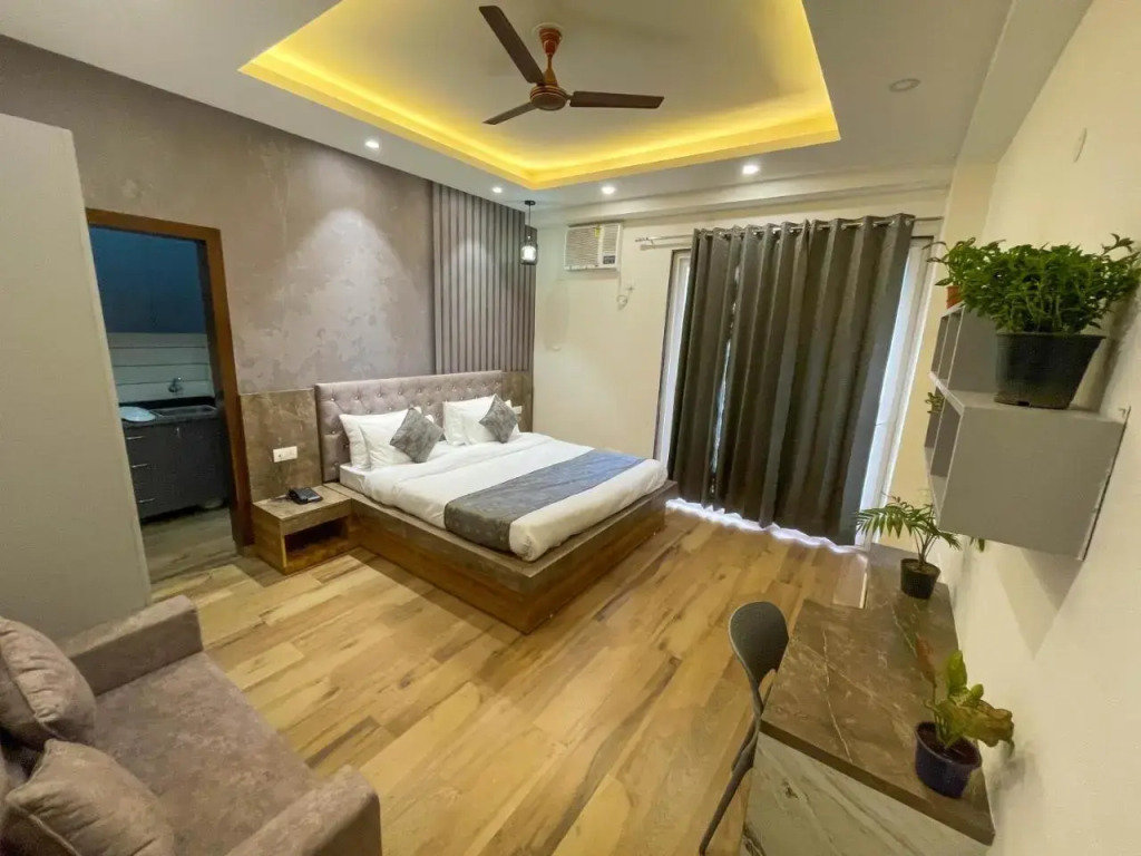 1 BR Boutique stay in Golf Course Road, Gurgaon (04AF), by GuestHouser