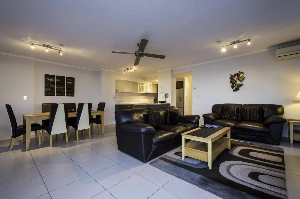 Moorings On Cavill Surfers Paradise