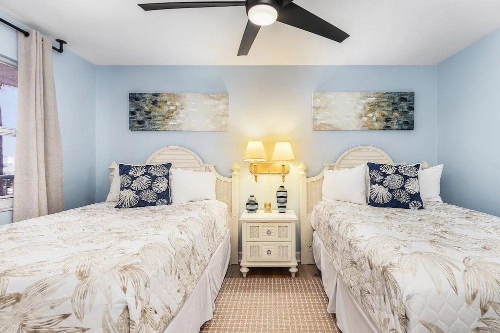 Beach Villas # 305 - Recently Refereshed! 2 Bedroom Condo by RedAwning