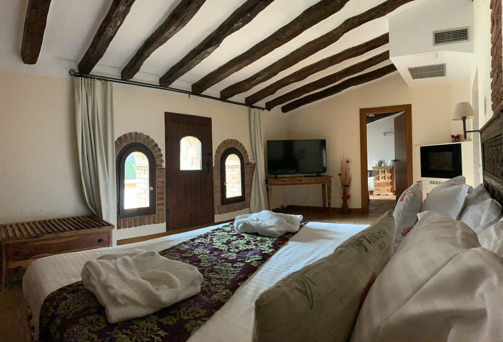 La Figuerola Hotel & Restaurant