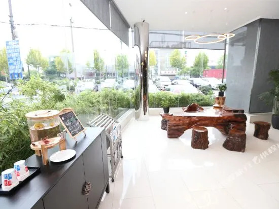 Pinke Business Hotel