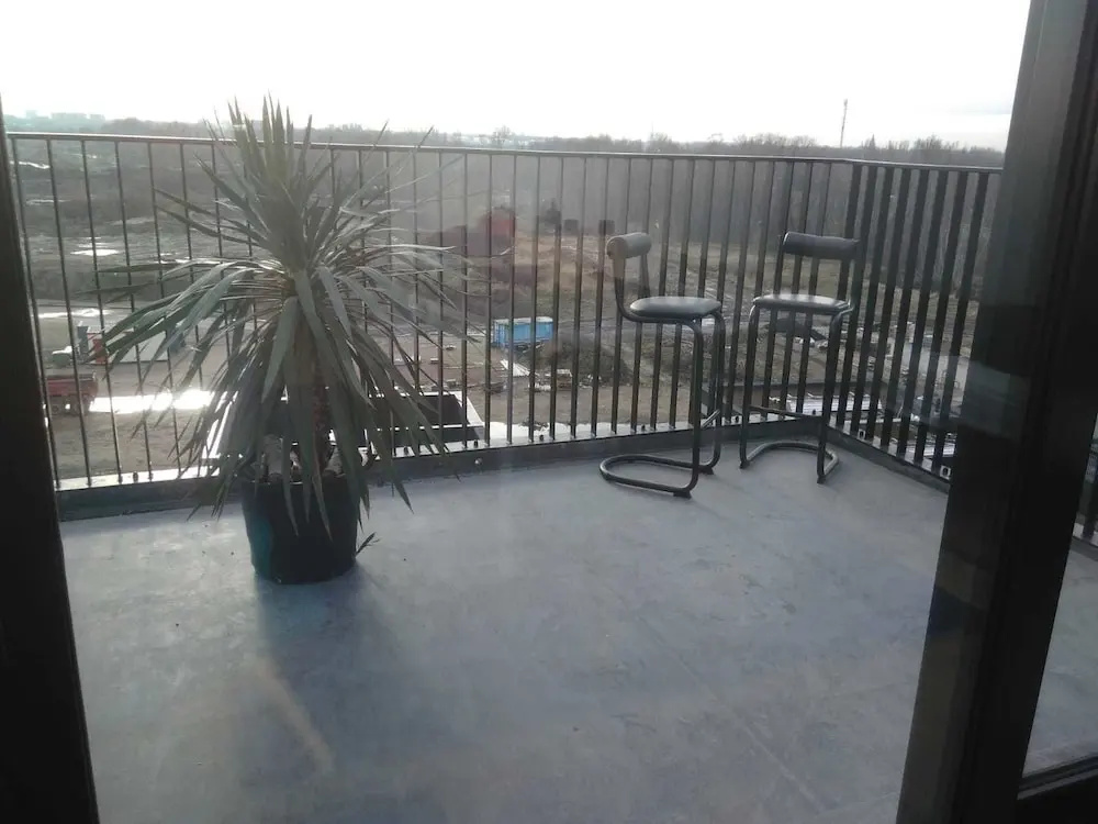 Fully Equipped Sunny Apartment