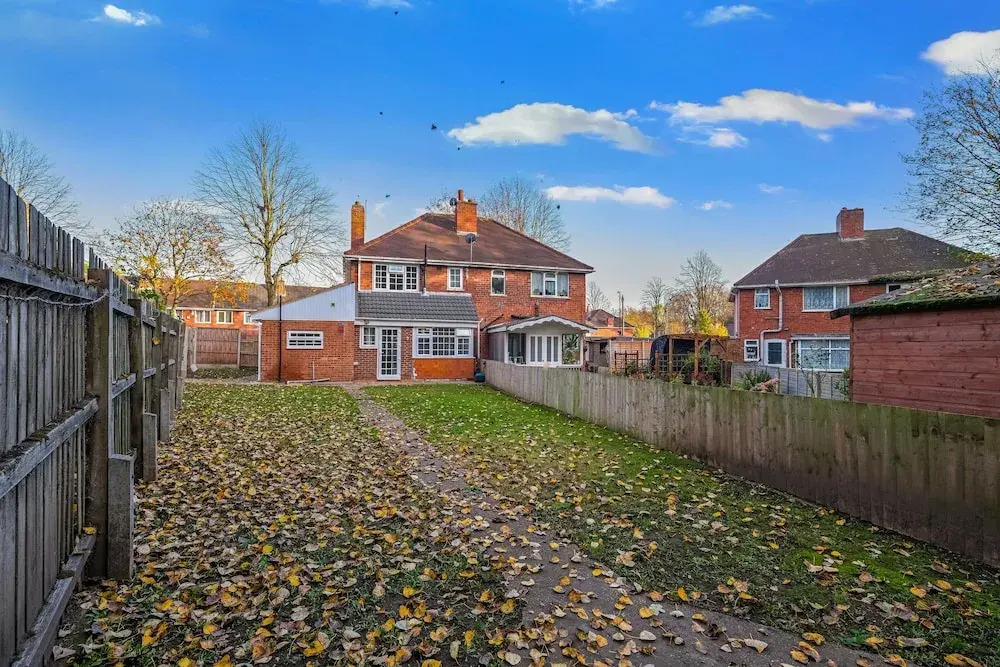 Delightful House 4 bed 2 bath  - Parking