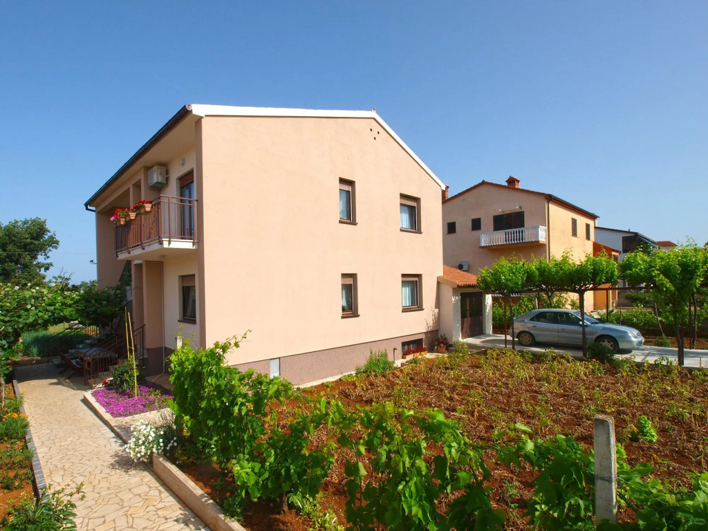 Apartment 1563