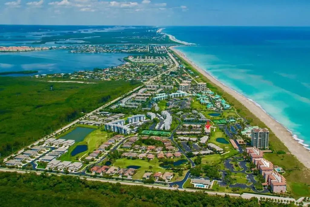 Oceanfront Tropical Paradise