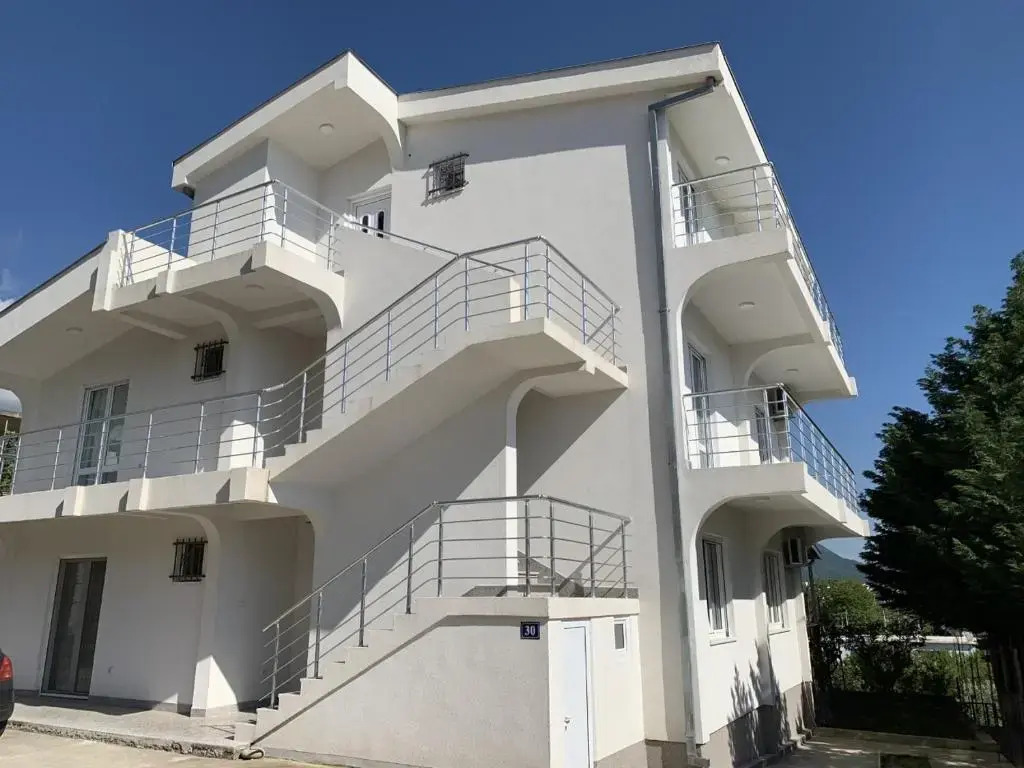 Gosa Apartments