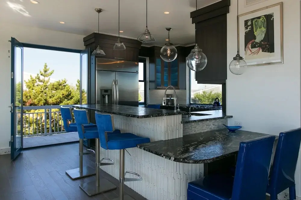 Breathtaking 2 Bedroom Westhampton Beach House Apts