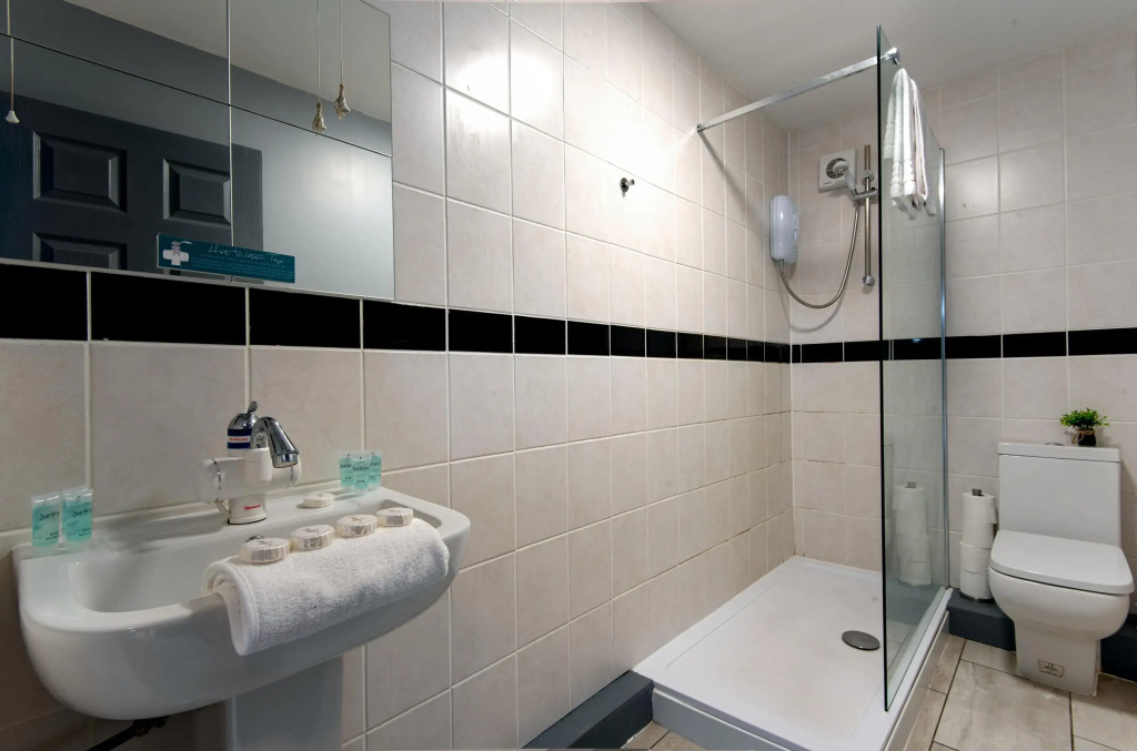 The Maelor - Berwyn House - Central Wrexham - Sleeps Up To 6