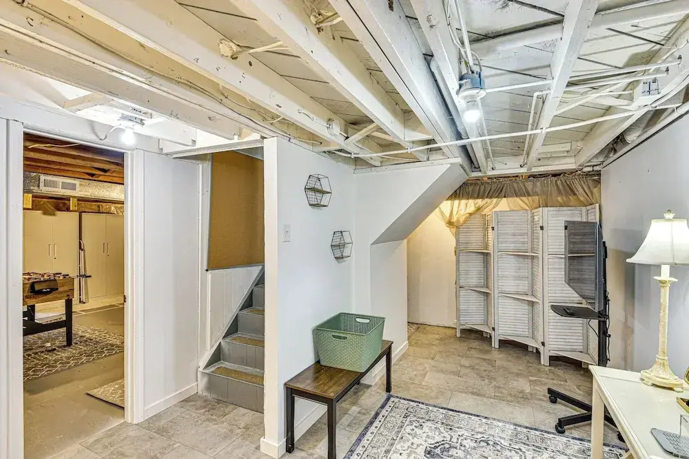 < 1 Mi to Notre Dame: Family-friendly Home!