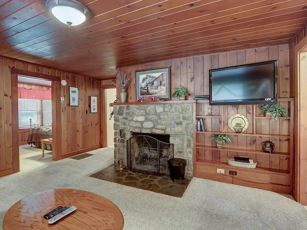Storybook Romance 1 Bedroom 1 Bathroom Cottage