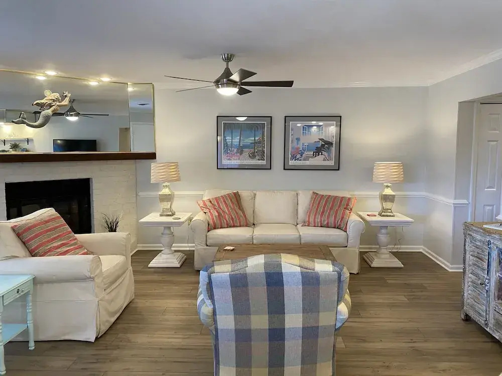 Tilghman Lakes H4 3 Bedroom Condo by RedAwning
