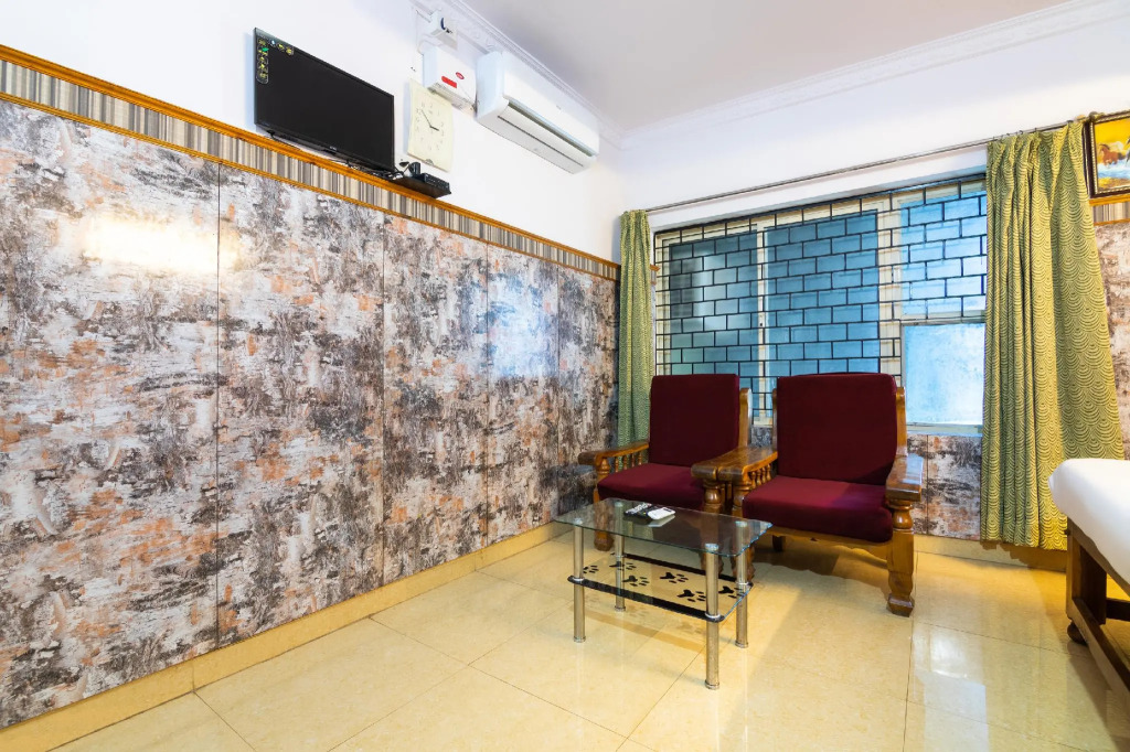 OYO 6889 Elite Deluxe Rooms