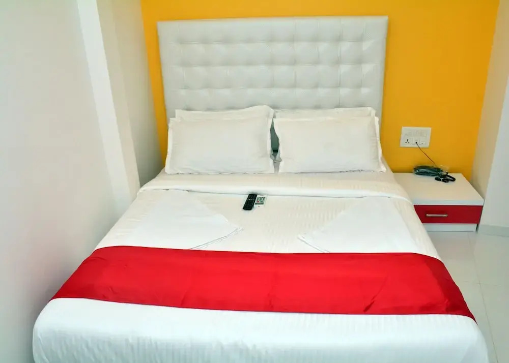 OYO Hotel Blue Sea Near Chhatrapati Shivaji International Airport