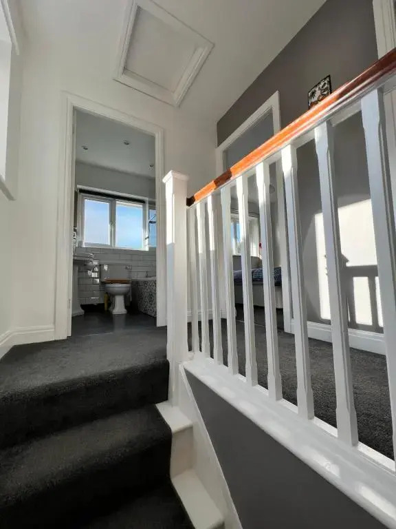 3 Bedroom house-close to Manchester airport-Free parking-private garden