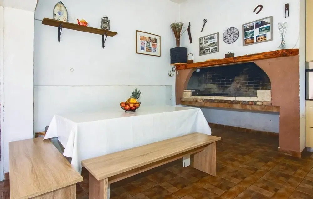 Cozy Home In Okrug Gornji With Sauna