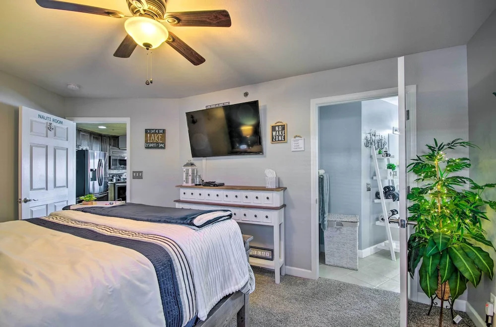 Stunning Lake Views: Spacious Osage Beach Condo!