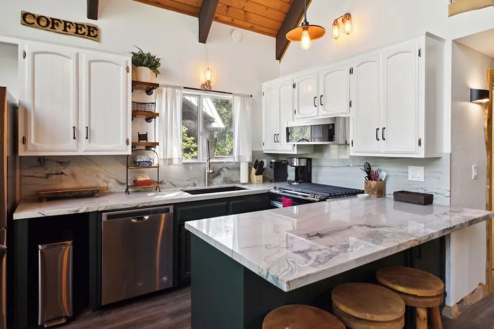 Timeless Traditions Arrowhead 3 Bedroom Home by RedAwning