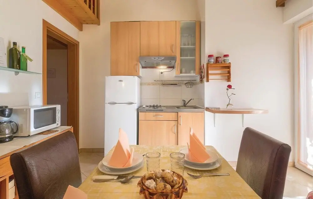 Amazing Apartment in Vodnjan With 2 Bedrooms