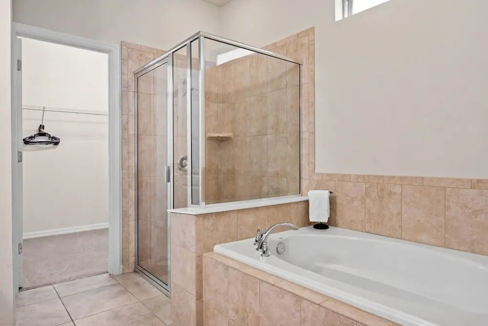 Pet Friendly Amazing 5 BR Sleeps 10 Ww2116
