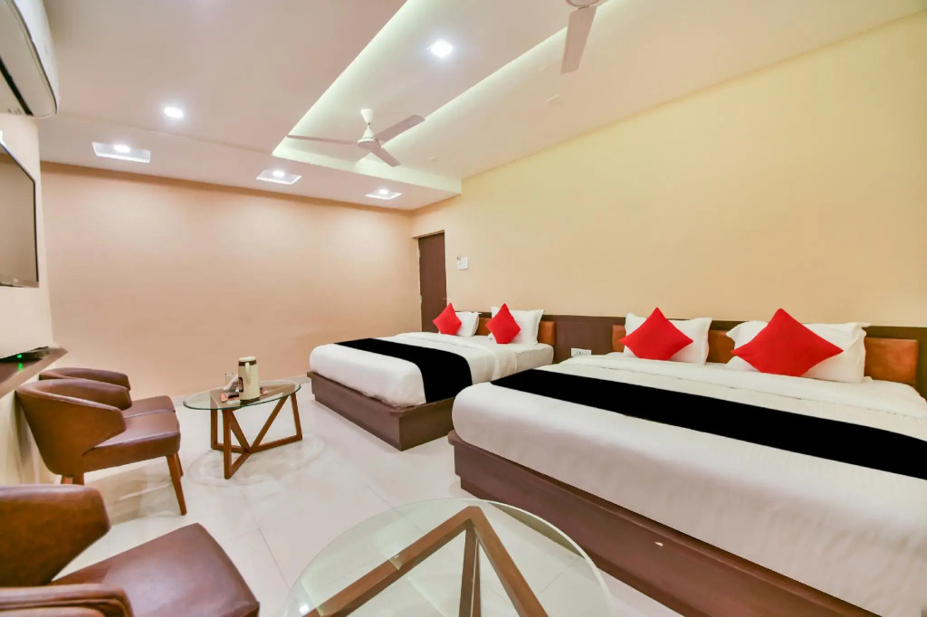Collection O 991 Hotel Bharat