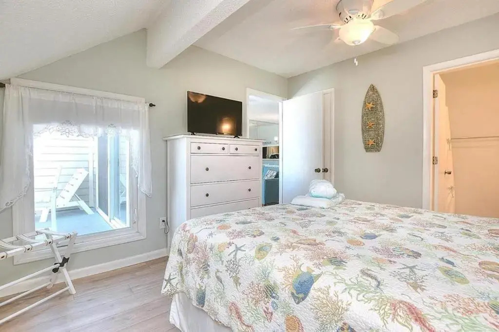 Oak Island Beach Villa 1609 - The Captains Perch
