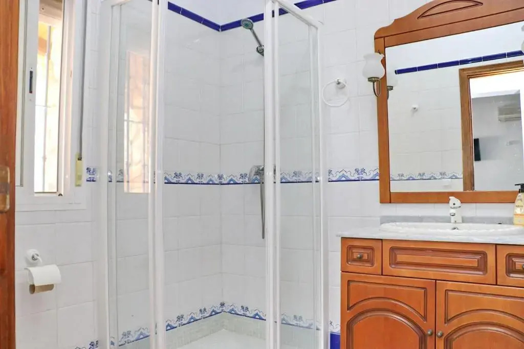 Bungalow la Roa III con piscina comunitaria y privada
