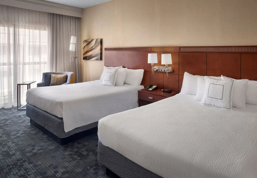 Courtyard By Marriott Hartford Windsor Airport