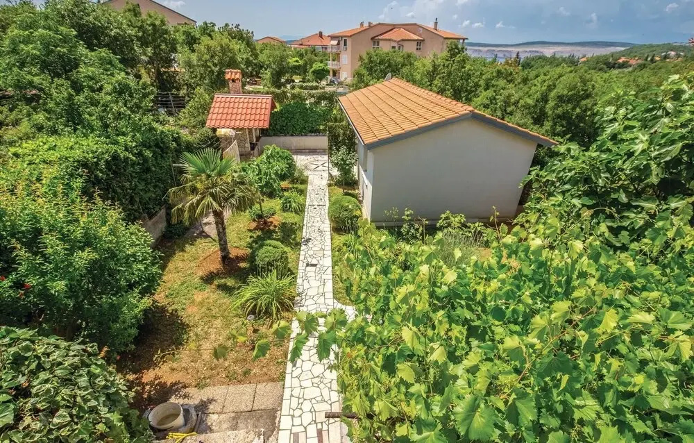 Amazing Apartment in Jadranovo With 2 Bedrooms and Wifi
