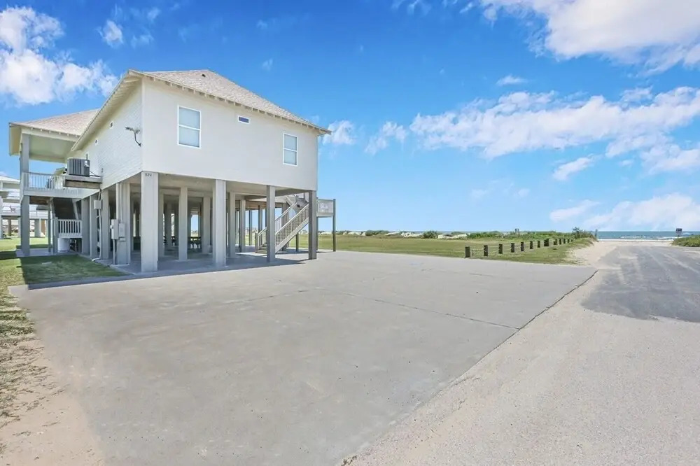 Sandy Orchid Lodge 8 Bedroom Home by RedAwning