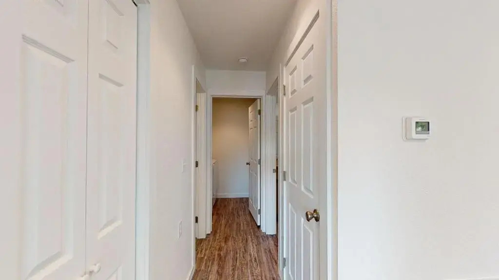 AH-H130 Newly Remodeled Ground Floor Condo, Close to PoolHot Tub