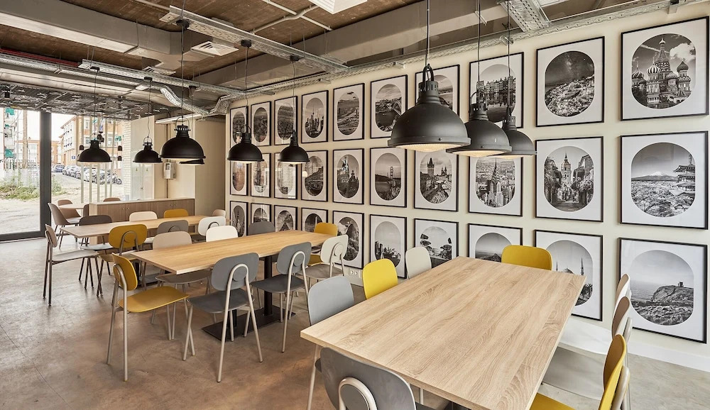 Hostelfly Madrid Airport