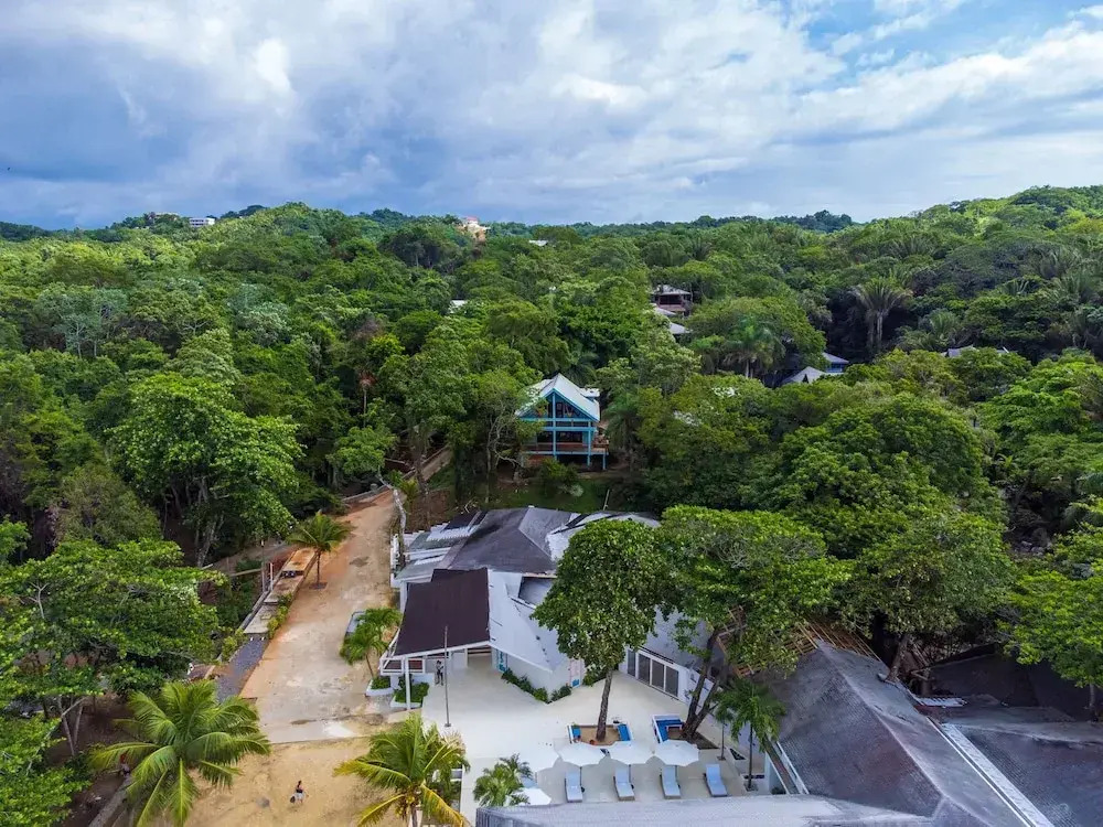 Casa Poco Loco - Villa at Luna Beach Roatan