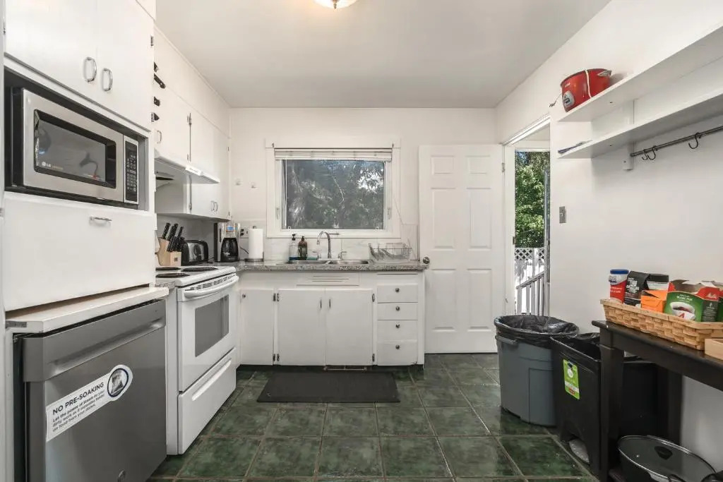 V-Home by Heritage park and Glenmore Reservoir