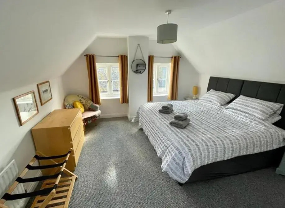 The Knots-Spacious 3 bedroom apartment in Bridport