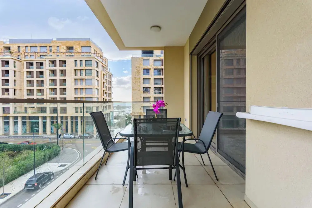 Viva 3-BR Apt in Waterfront Dbayeh