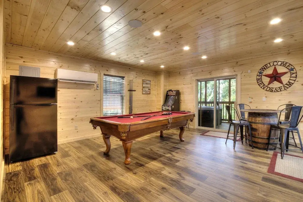ZAD Luxury Cabin Indoor/outdoor Pools Hot Tub Theater Game Room