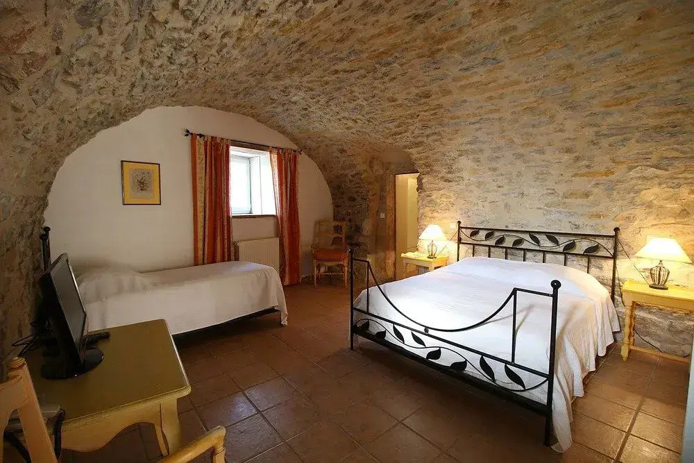 Logis Hôtel Restaurant Gîte La Bastide du Vébron