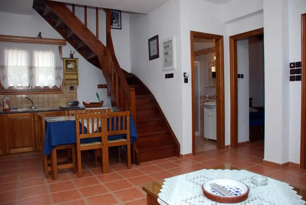 Vila Elena 1astoning view