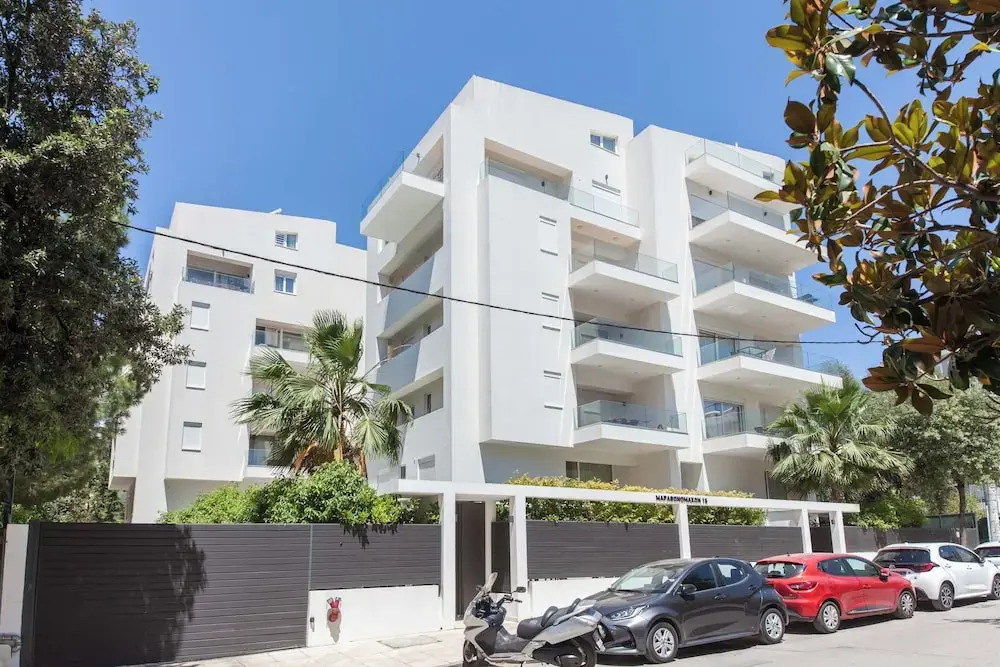 Marousi 2 Bd Luxury Living w Shared Pool