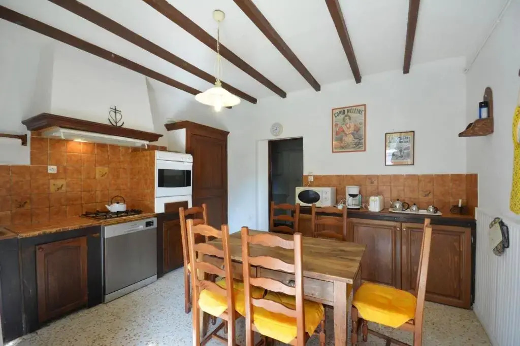 Charmante maison en Camargue avec piscine partagée