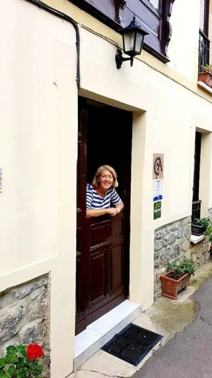 Casa del Cuetu. Traditional village house in Asturias