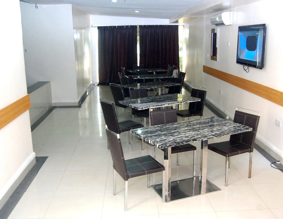 Primal Hotel Ikeja GRA
