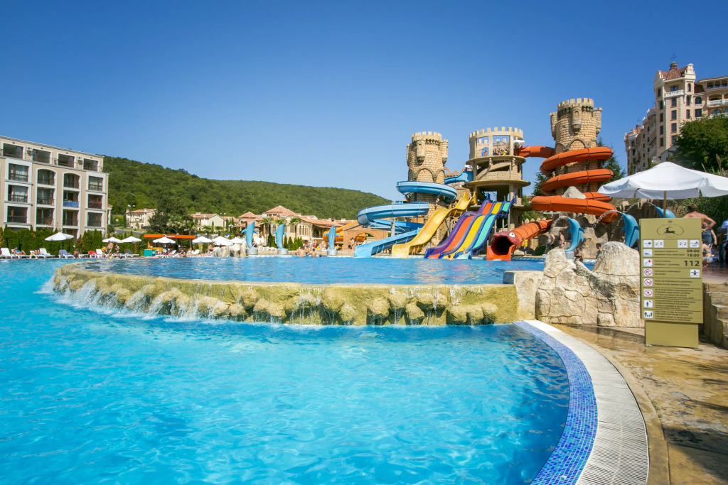 Elenite Holiday Village