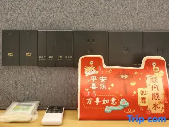 Wutong light luxury hotel (Yueyang high-speed rail station)