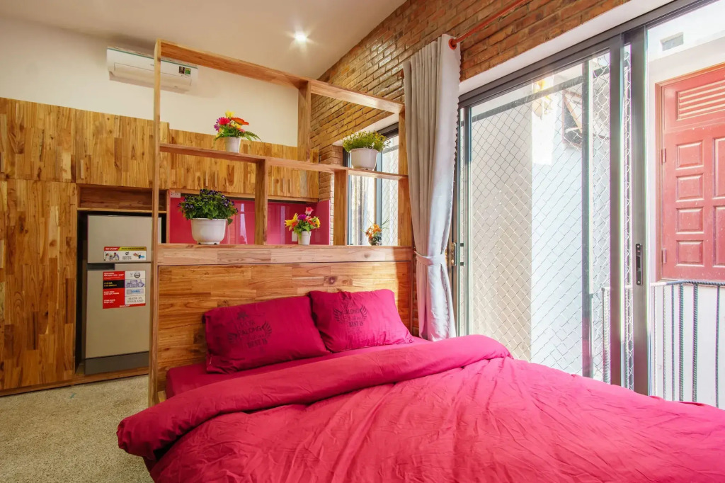 Athena Vintage House