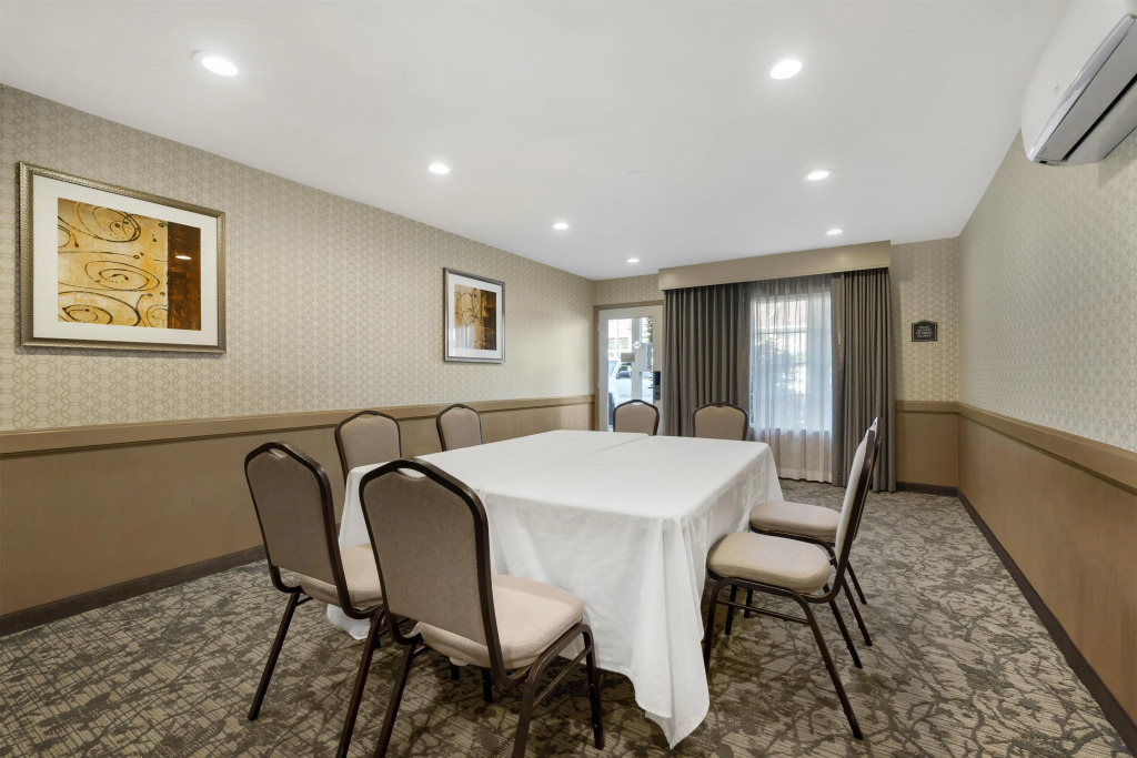 Best Western Plus Carriage Inn
