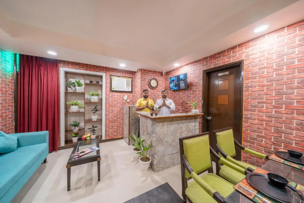 Lime Stays B&B GK-2 at Greater Kailash Metro South Delhi nearby Saket Select City